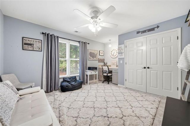 5025 Towne Lake Hills N, Woodstock, GA 30189