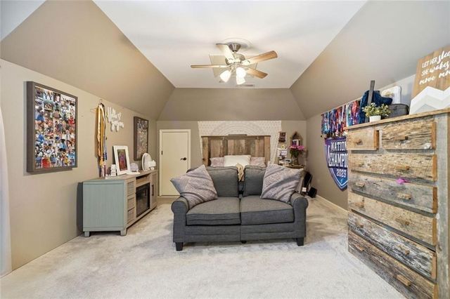 5025 Towne Lake Hills N, Woodstock, GA 30189