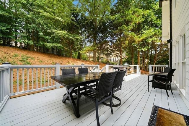 5025 Towne Lake Hills N, Woodstock, GA 30189