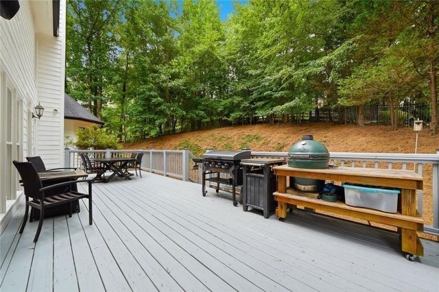 5025 Towne Lake Hills N, Woodstock, GA 30189