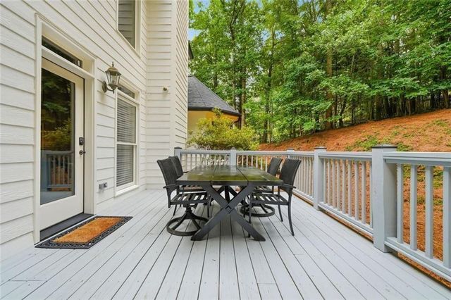5025 Towne Lake Hills N, Woodstock, GA 30189