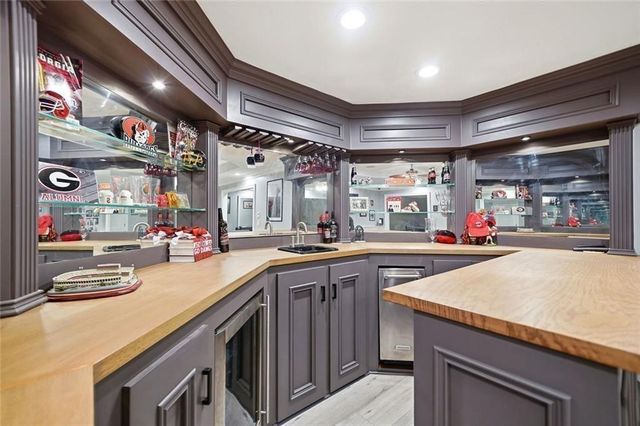 5025 Towne Lake Hills N, Woodstock, GA 30189