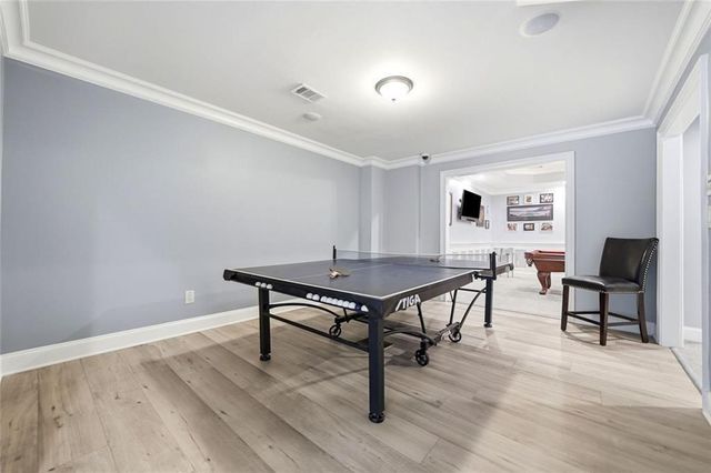 5025 Towne Lake Hills N, Woodstock, GA 30189