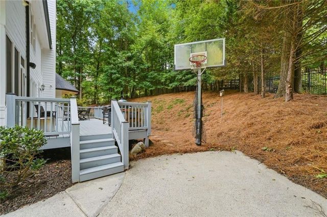 5025 Towne Lake Hills N, Woodstock, GA 30189