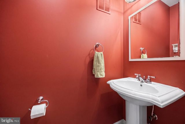 1930 37TH ST NW, Washington, DC 20007