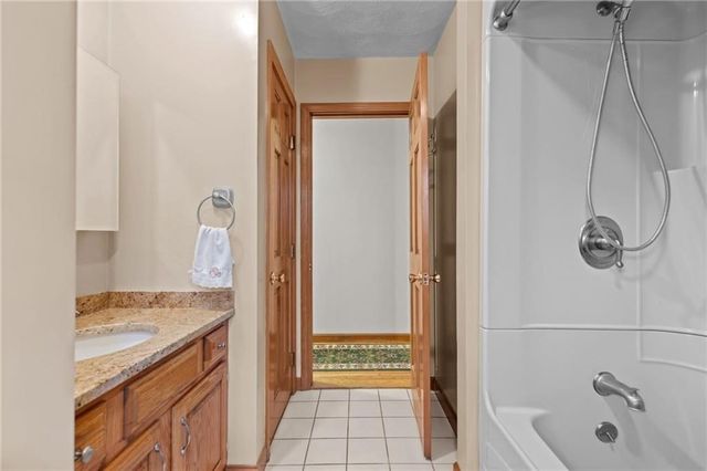 3 Betsy Drive, Bristol, RI 02809