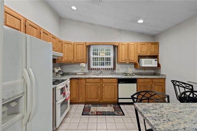 3 Betsy Drive, Bristol, RI 02809