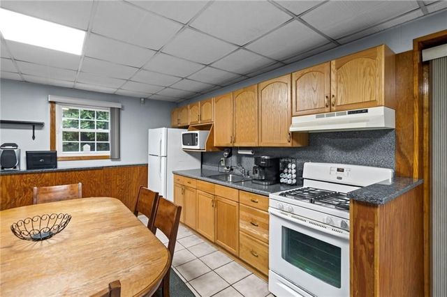 3 Betsy Drive, Bristol, RI 02809