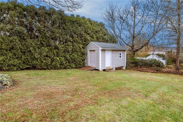 3 Betsy Drive, Bristol, RI 02809