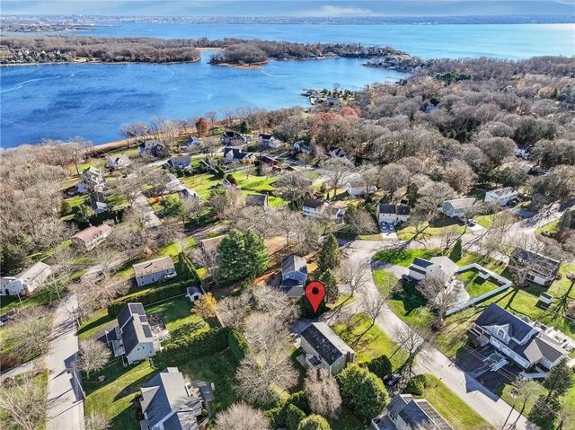 3 Betsy Drive, Bristol, RI 02809