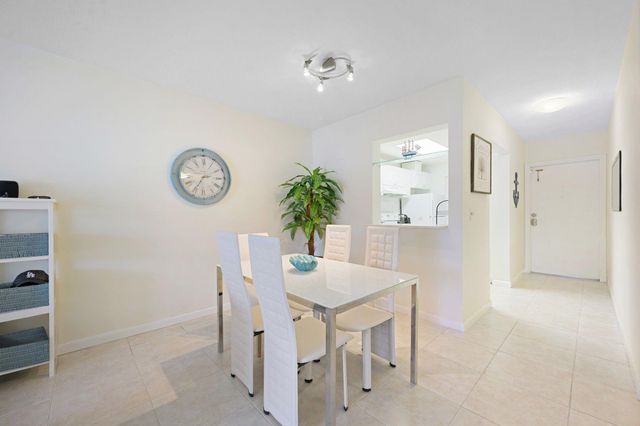 470 Paradise Isle Boulevard 206, Hallandale Beach, FL 33009