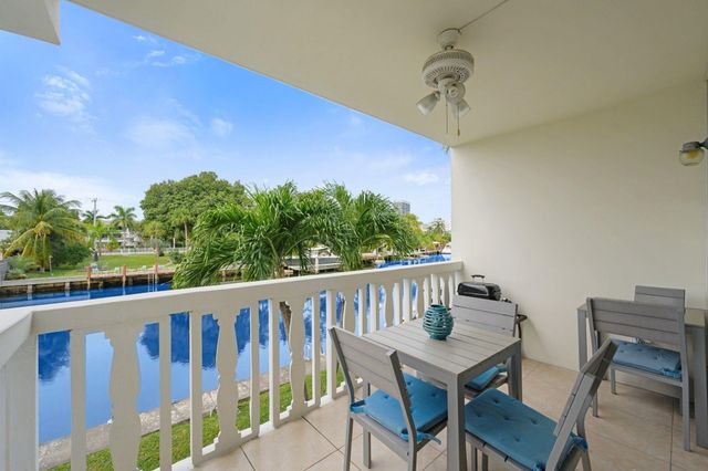 470 Paradise Isle Boulevard 206, Hallandale Beach, FL 33009