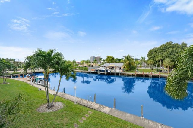 470 Paradise Isle Boulevard 206, Hallandale Beach, FL 33009