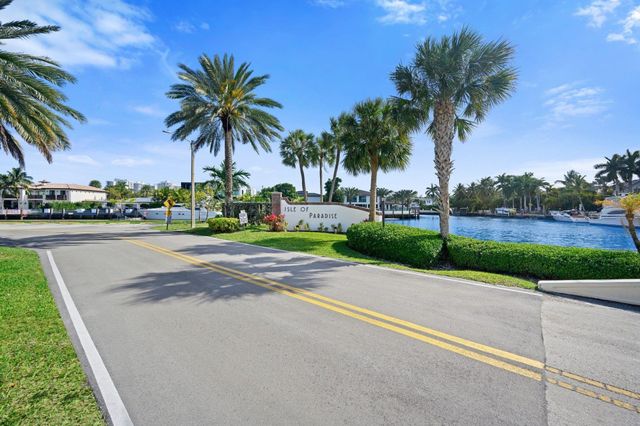 470 Paradise Isle Boulevard 206, Hallandale Beach, FL 33009