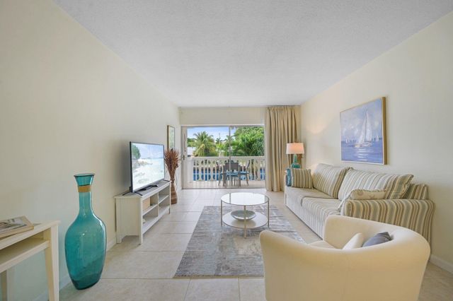 470 Paradise Isle Boulevard 206, Hallandale Beach, FL 33009