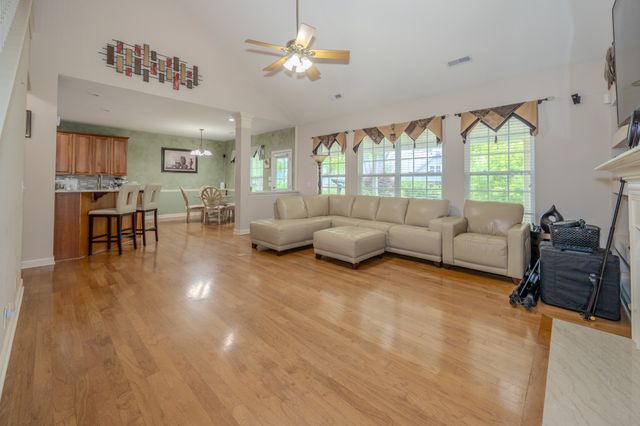 1204 Misty Glen Ct, Old Hickory, TN 37138