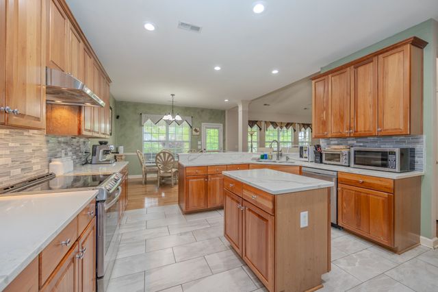 1204 Misty Glen Ct, Old Hickory, TN 37138