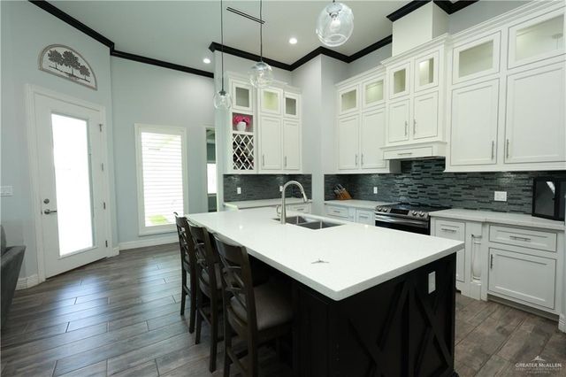 706 Tres Marias Street, Weslaco, TX 78596