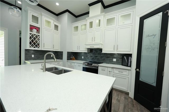 706 Tres Marias Street, Weslaco, TX 78596