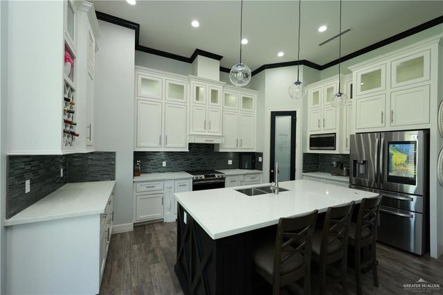 706 Tres Marias Street, Weslaco, TX 78596