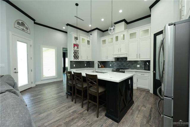706 Tres Marias Street, Weslaco, TX 78596