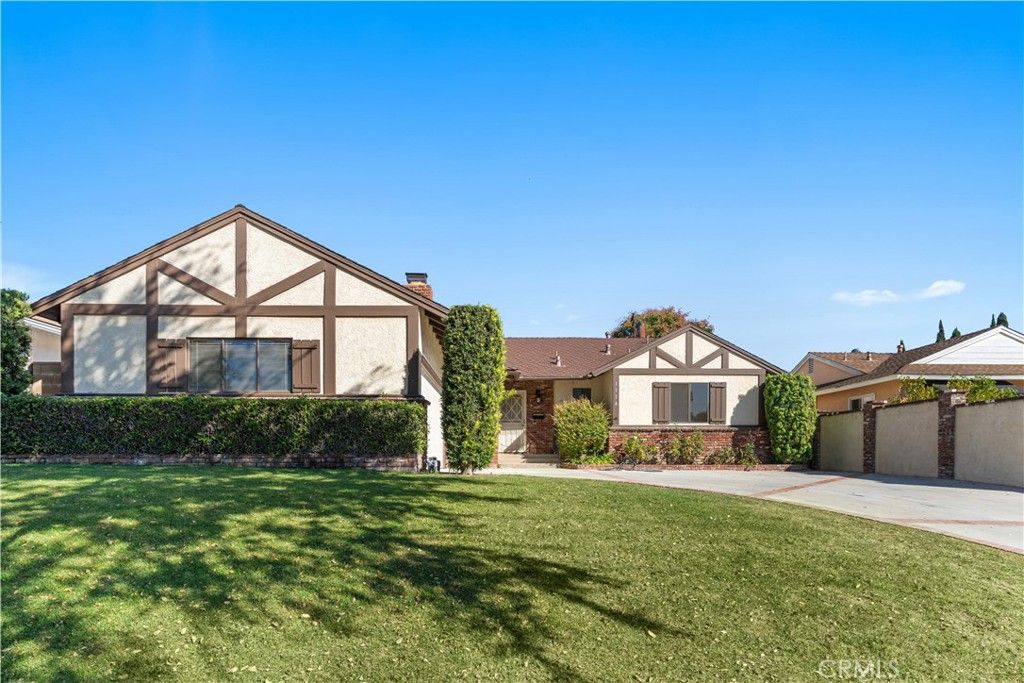 1114 N Acacia Avenue, Fullerton, CA 92831 — photo 2