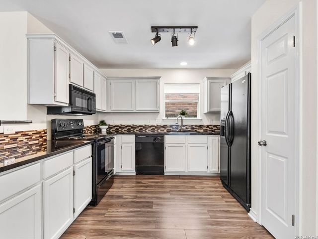 9315 Gillcross Way, San Antonio, TX 78250