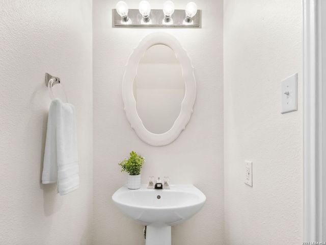 9315 Gillcross Way, San Antonio, TX 78250