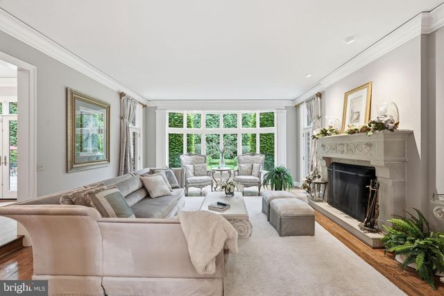 1204 DAVISWOOD DR, Mclean, VA 22102