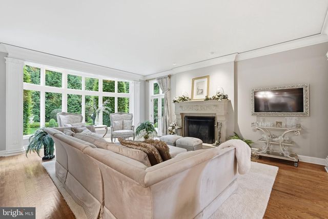 1204 DAVISWOOD DR, Mclean, VA 22102