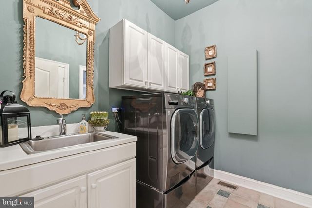 1204 DAVISWOOD DR, Mclean, VA 22102