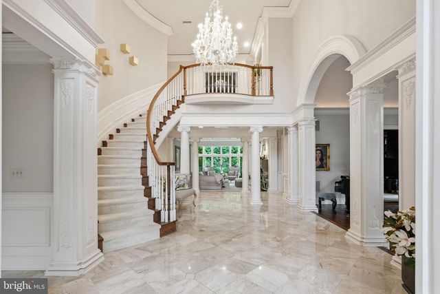1204 DAVISWOOD DR, Mclean, VA 22102