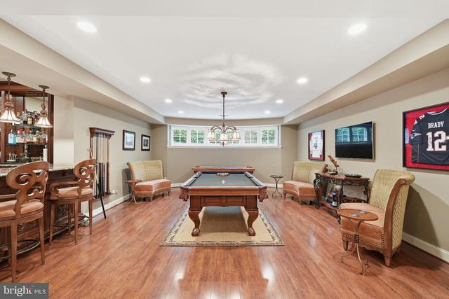 1204 DAVISWOOD DR, Mclean, VA 22102