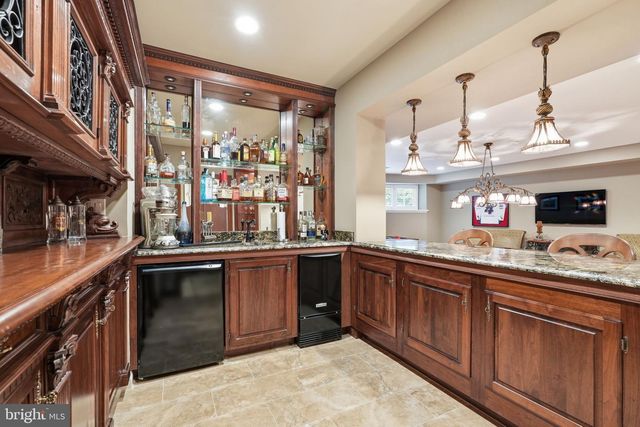 1204 DAVISWOOD DR, Mclean, VA 22102