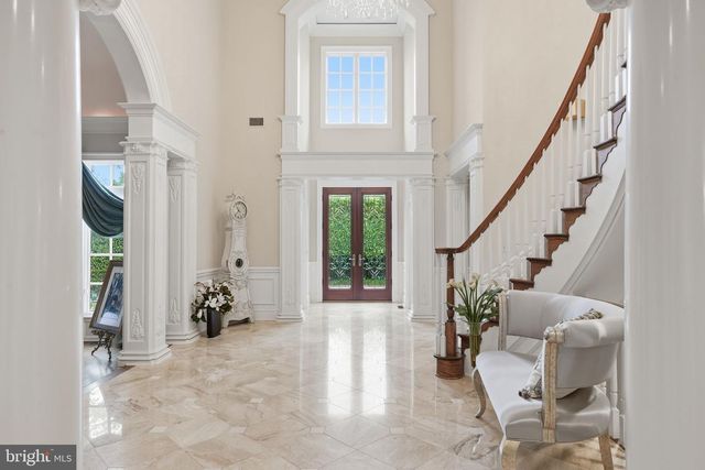 1204 DAVISWOOD DR, Mclean, VA 22102