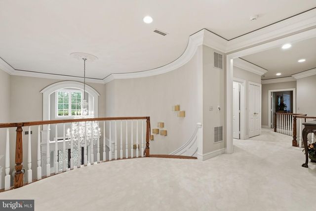 1204 DAVISWOOD DR, Mclean, VA 22102