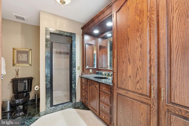1204 DAVISWOOD DR, Mclean, VA 22102