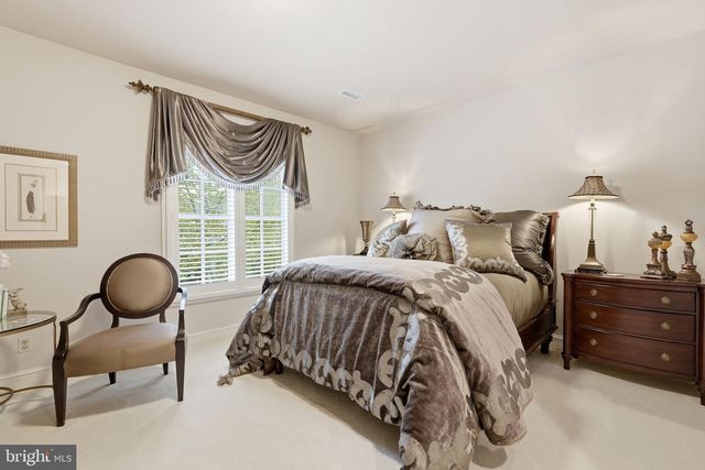 1204 DAVISWOOD DR, Mclean, VA 22102