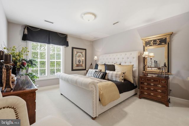 1204 DAVISWOOD DR, Mclean, VA 22102