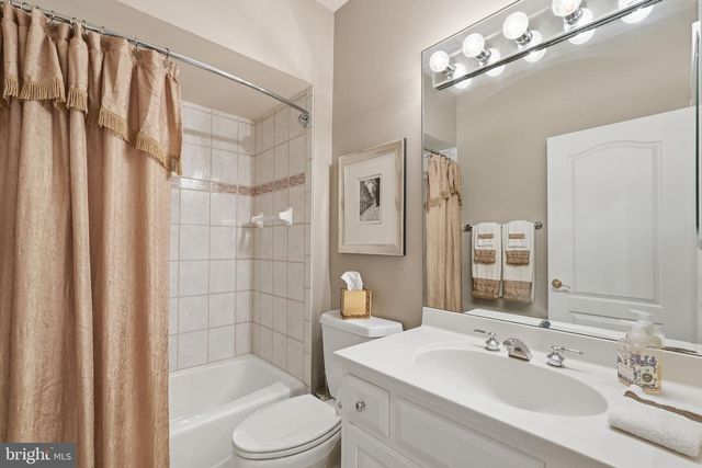 1204 DAVISWOOD DR, Mclean, VA 22102