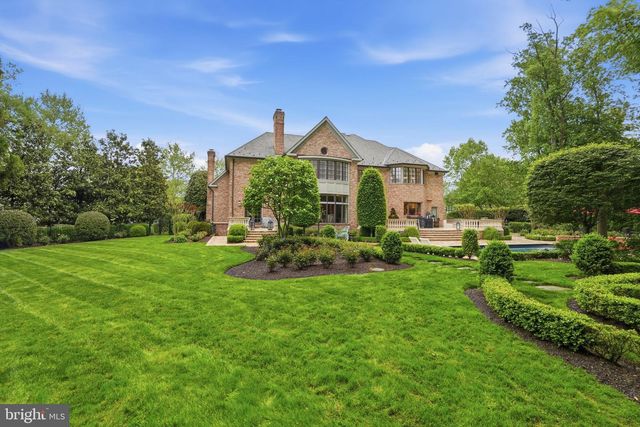 1204 DAVISWOOD DR, Mclean, VA 22102