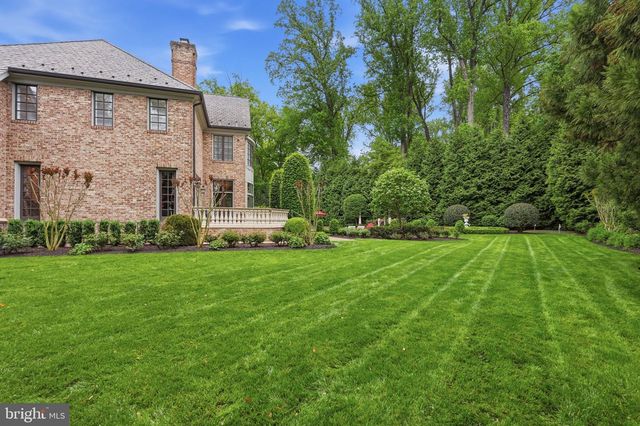 1204 DAVISWOOD DR, Mclean, VA 22102