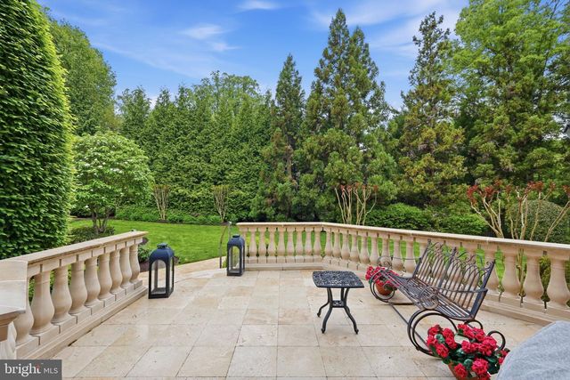 1204 DAVISWOOD DR, Mclean, VA 22102