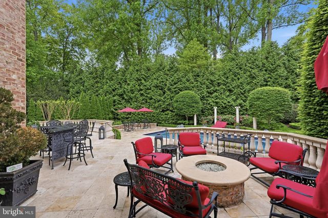 1204 DAVISWOOD DR, Mclean, VA 22102