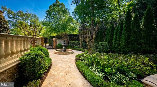 1204 DAVISWOOD DR, Mclean, VA 22102