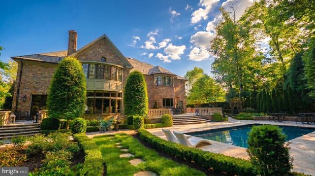 1204 DAVISWOOD DR, Mclean, VA 22102