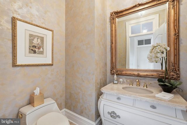 1204 DAVISWOOD DR, Mclean, VA 22102