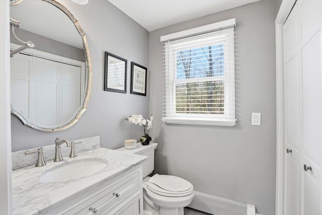 102 County St, Lakeville, MA 02347