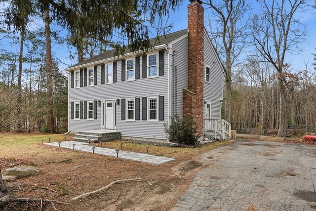 102 County St, Lakeville, MA 02347