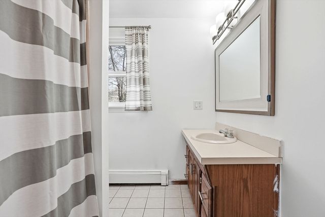 102 County St, Lakeville, MA 02347